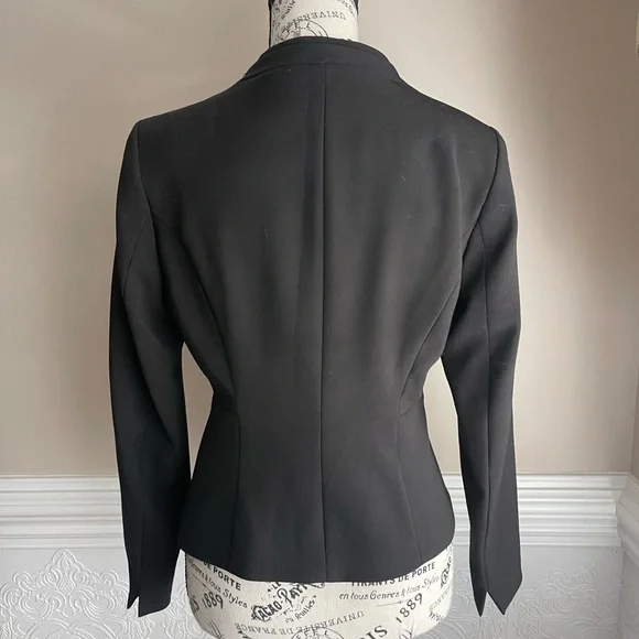 H&M Blazer - Picture 2 of 7